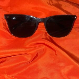 Ray-Bans Black RB-4420 unisex shades size 65/18